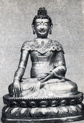 Скульптурное изображение будды Шакьямуни. Бронза, Бурятия, XIX в. Экспонат Музея истории религии и атеизма