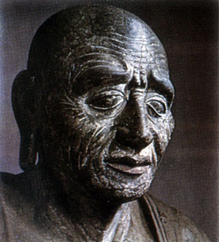 Деталь статуи монаха Гиэна VIII в.