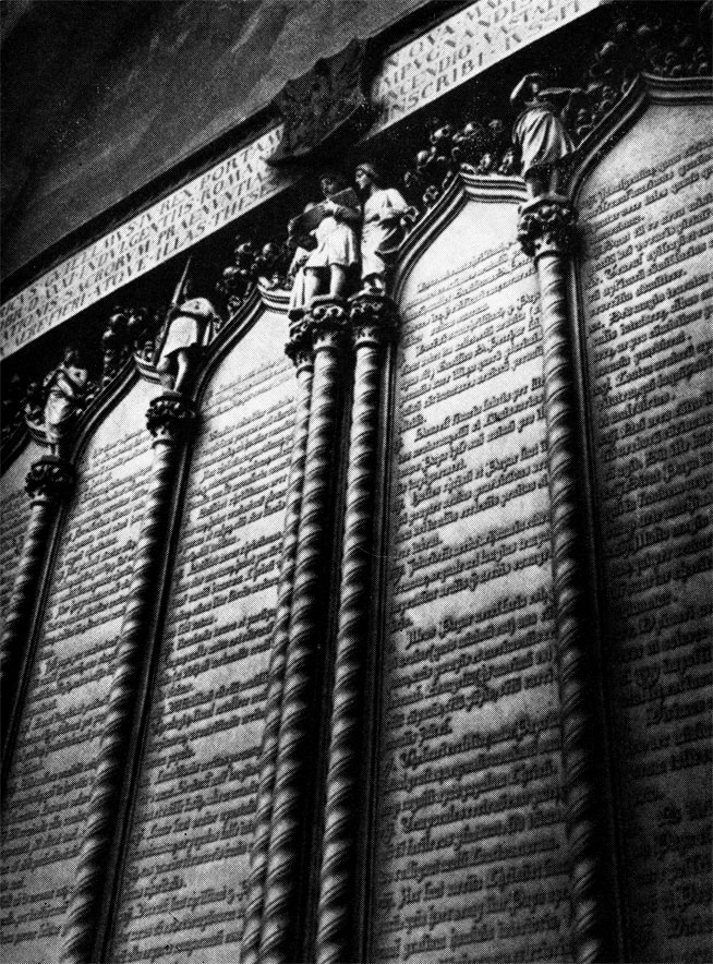 Тезисы Мартина Лютера на дверях Замковой церкви в Виттенберге. (Литье, бронза. Современная фотография.)