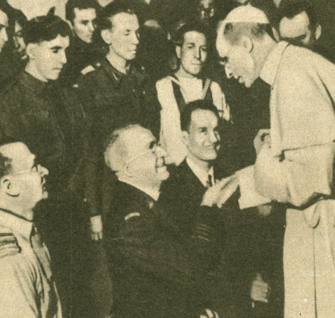 Американские военные на аудиенции у Пия XII, который за приверженность к курсу 'холодной войны' получил прозвище 'атлантического папы'