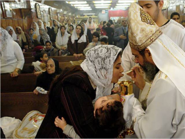 По неофициальным данным, собранным Коптской церковью в сотрудничестве с другими христианскими общинами, в стране проживает 17 млн христиан. Фото: freecopts.net