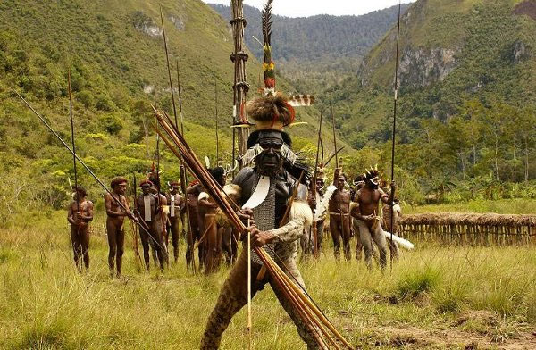 В Папуа-Новой Гвинее линчеватели обезглавили учительницу, обвиненную в колдовстве, и пытали ее родственников