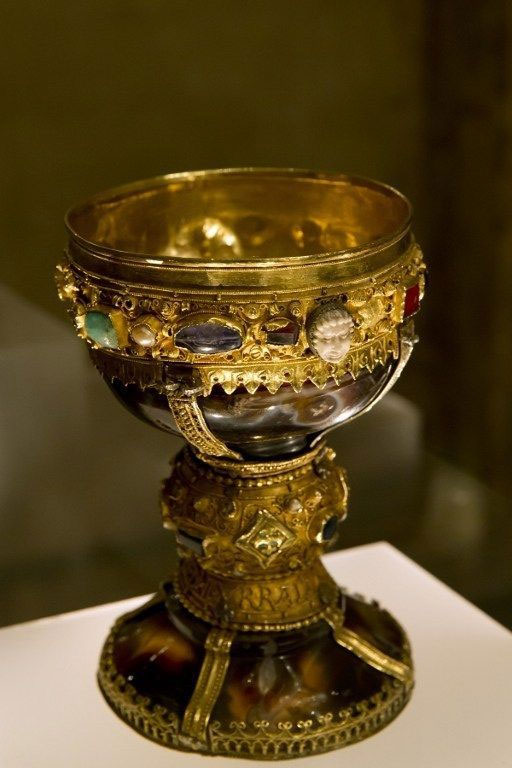 Историки заявили, что нашли Святой Грааль в испанском музее