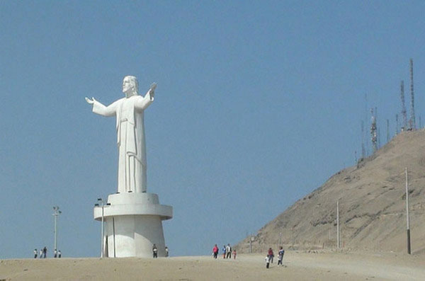 Христос Тихого Океана, Перу