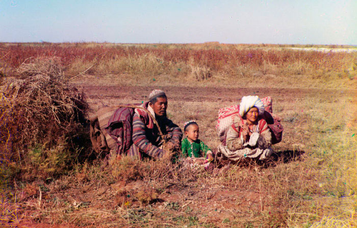 Кочевые киргизы в степи