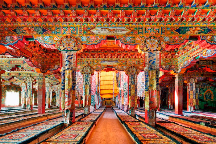 Храм в Darjay Gompa, Западная Сычуань, Китай