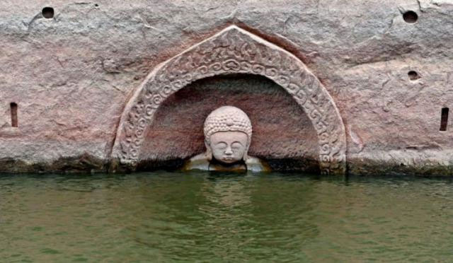 Статуя Будды периода династии Мин