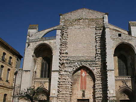 Современный вид базилики Марии Магдалины в Сент-Максимин-да-Сент-Бом