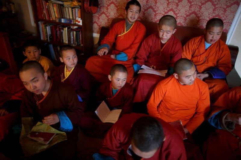 Молодые монахи возрождают в Монголии буддизм после многих лет репрессий
